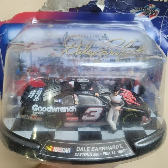 NASCAR Dale Earnhardt Daytona 500 Goodwrench Feb 15, 1998 1:43 Damaged Box - Picture 1 of 8